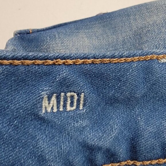 American Eagle Outfitters Blue Distressed Midi Denim Jean Shorts Size 8 Womens C - Picture 3 of 10